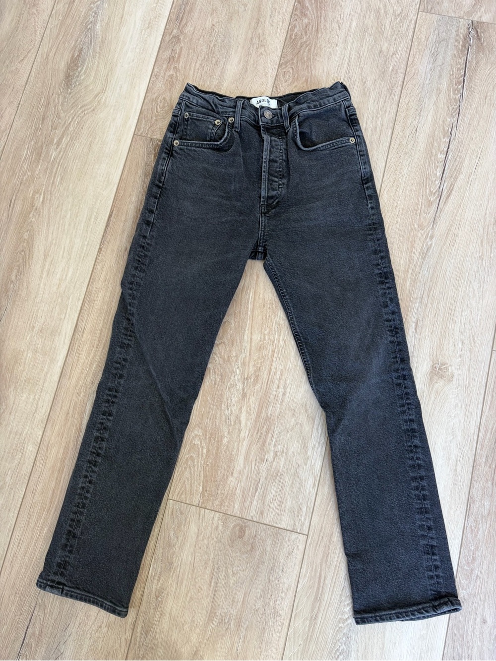 Agolde faded black riley crop jean